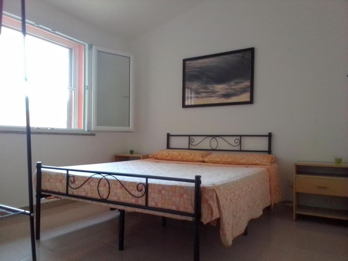 Casa Vacanze Santa Caterina Di Pittinuri  Ngoại thất bức ảnh